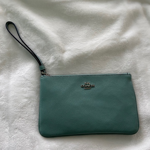 Coach Handbags - Coach wristlet